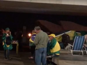 Acampados perto do STF, defensores do golpe dizem não ter data para sair