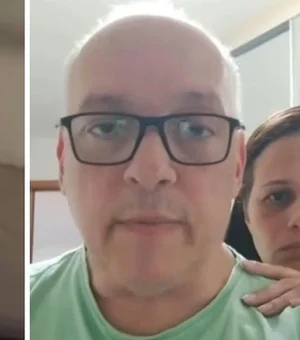 Pastor é flagrado de calcinha e peruca loira em frente a bar