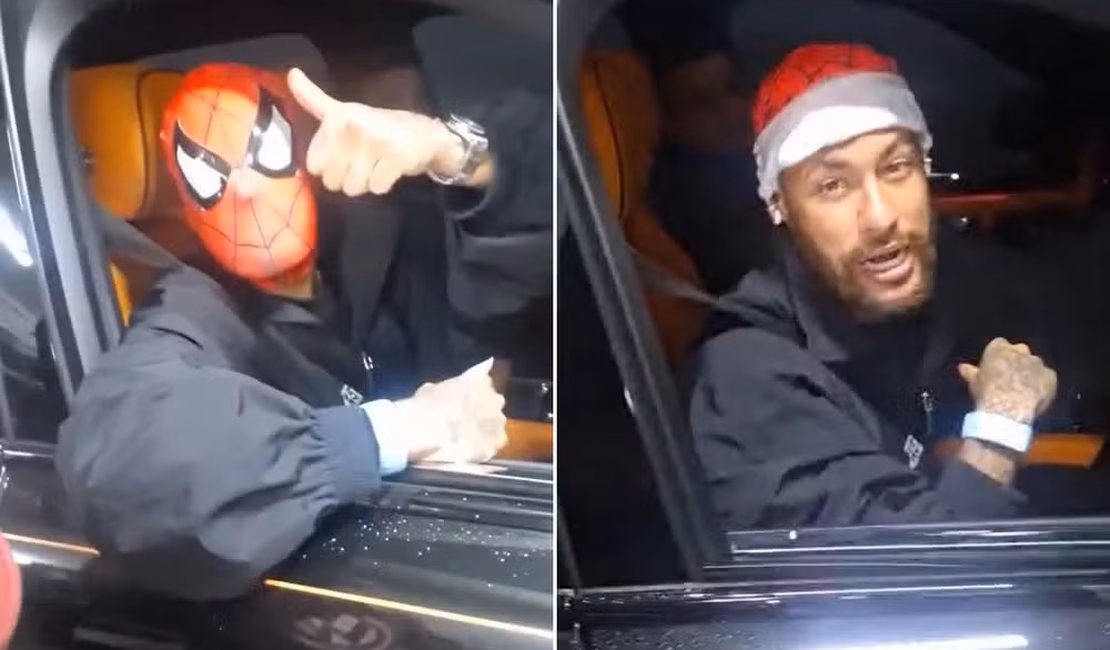 Fã encontra Neymar fantasiado de homem-aranha em Shopping de Santos