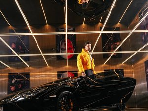 Carlinhos Maia abre mansão e mostra coleção de carros de luxo: 'realizado'