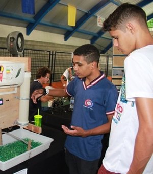 Escolas estaduais levam 17 projetos para Feira de Ciência e Tecnologia em Recife