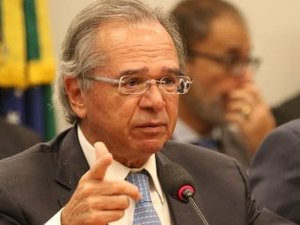 Sem crédito suplementar, pagamento do Bolsa Família para em setembro, diz Guedes