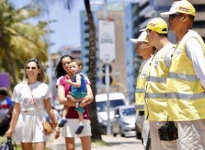 Ronda no Bairro completa 100 dias em áreas comerciais da orla de Maceió