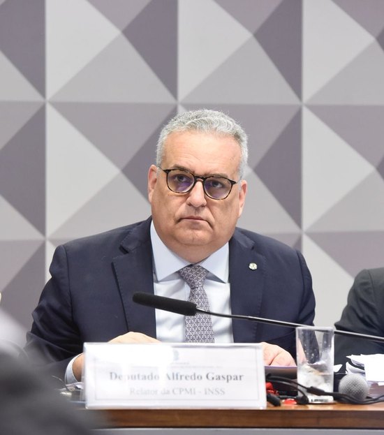 Farra do INSS: Alfredo Gaspar mira coordenador do PT e pede quebra de sigilo