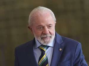 Lula diz que Brics seguirá discutindo alternativas ao dólar