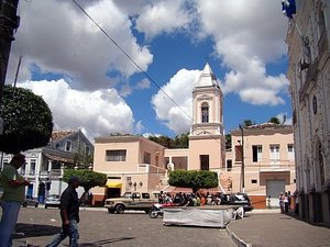 Em um ano, cidade pobre do Sertão gasta cerca R$ 700 mil com atrações musicais