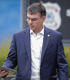 Flávio Bolsonaro assume conversa com Paulinho da Força por anistia