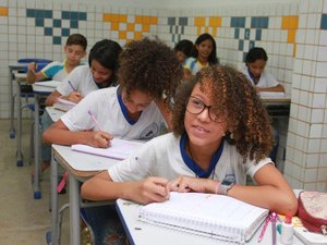 Após superar metas do MEC, Educação consolida avanços no ensino da capital e interior