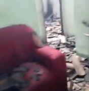 [Vídeo] Mulher pede ajuda após ter casa destruída por incêndio em Coité do Nóia 