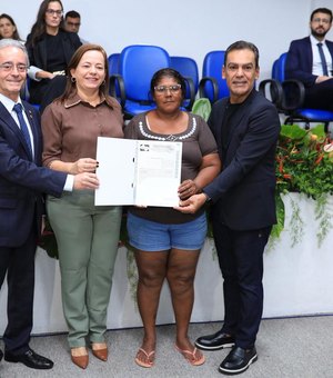 Famílias de São Sebastião são beneficiadas com títulos de propriedade de imóveis