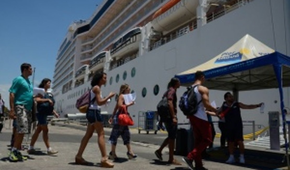 Temporada de cruzeiros marítimos injetará mais de R$ 2 bi na economia