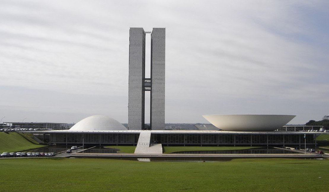 Congresso remaneja R$ 9,3 bilhões do Bolsa Família para o Auxílio Brasil