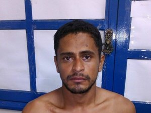 Homem é preso por tráfico de drogas no Manoel Teles