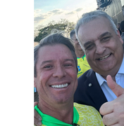 Cabo Bebeto e Alfredo Gaspar participam de caminhada em Brasília a favor da anistia