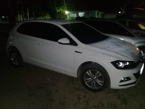 [Vídeo] Carro abandonado em Arapiraca tem placa clonada de Sergipe