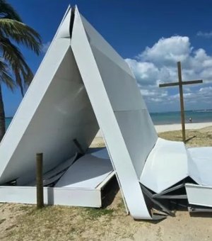 Capelinha do Jaraguá, cenário de casamentos em Maceió, desaba após fortes ventos
