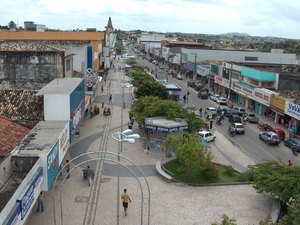 Dois estabelecimentos foram assaltados neste domingo em Arapiraca