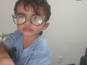 Mãe solo pede ajuda para custear tratamento de criança com estrabismo em AL