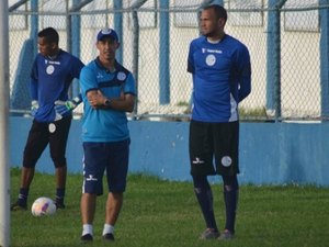 Em tom de despedida do Confiança, goleiro Everson diz: 'É um até logo'