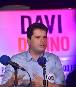 Davi Davino percorre o Sertão e defende fim da dependência política