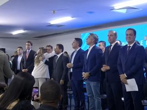 [Vídeo] Governador de AL empossa novos secretários e diz que vai anunciar outras mudanças