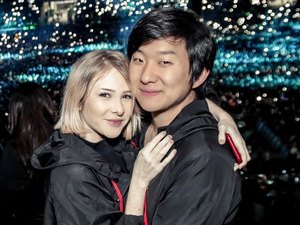 Sammy, esposa de Pyong Lee, é processada por fraude em sorteio na internet