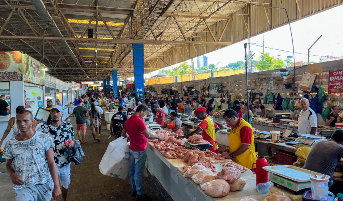 Mercados públicos e feiras de Maceió têm funcionamento especial neste feriado