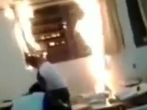 [Vídeo] Alunos colocam fogo em sala de aula no interior de SP