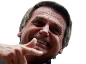 Bolsonaro chuta 'pixuleco' e fala em vitória no 1º turno