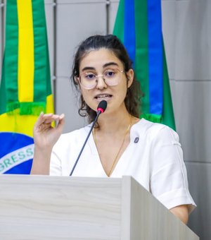 Teca Nelma cobra esclarecimentos sobre impacto da liquidação do Banco Master na aposentadoria dos servidores