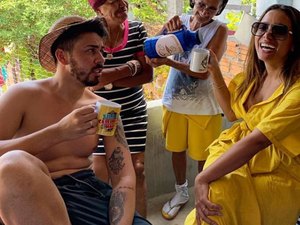 Carlinhos Maia recebe visita de Anitta: 'Dormiu lá em casa'