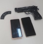 Dupla é presa com simulacro de arma de fogo e celulares roubados, em Girau do Ponciano