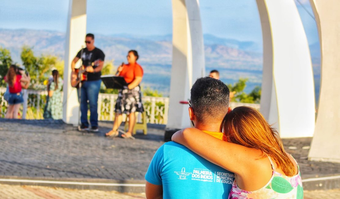 Projeto Pôr do Sol leva centenas de pessoas ao Cristo Redentor, na Serra do Goiti