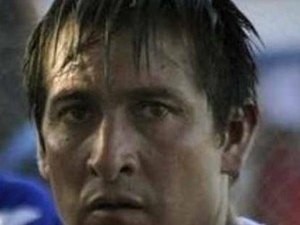 Jogador morre após ser atingido por tijolo na saída de estádio na Argentina