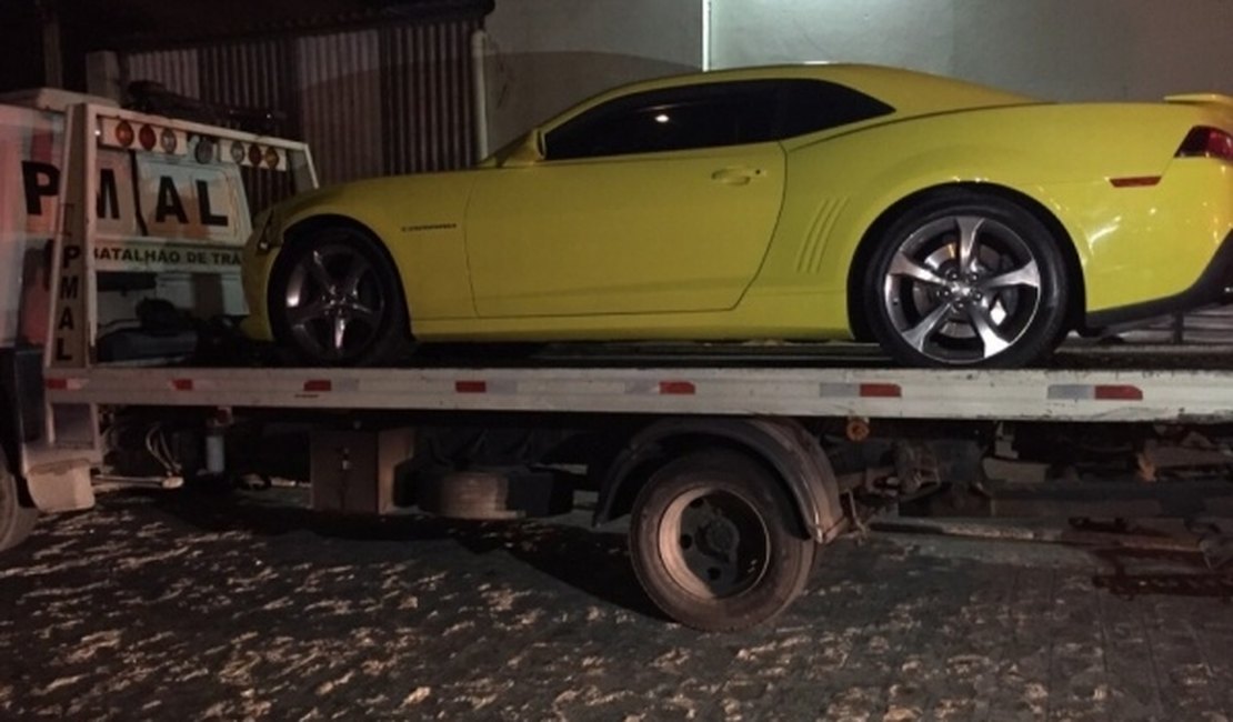 Camaro amarelo que pertence a jogador é apreendido em Maceió