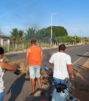 [Vídeo] Após três horas de protesto, rodovia AL 486 é liberada em Craíbas