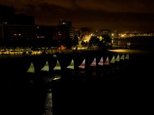 Projeto Velas Telas exibe obras de 16 artistas plásticos na orla de Ponta Verde