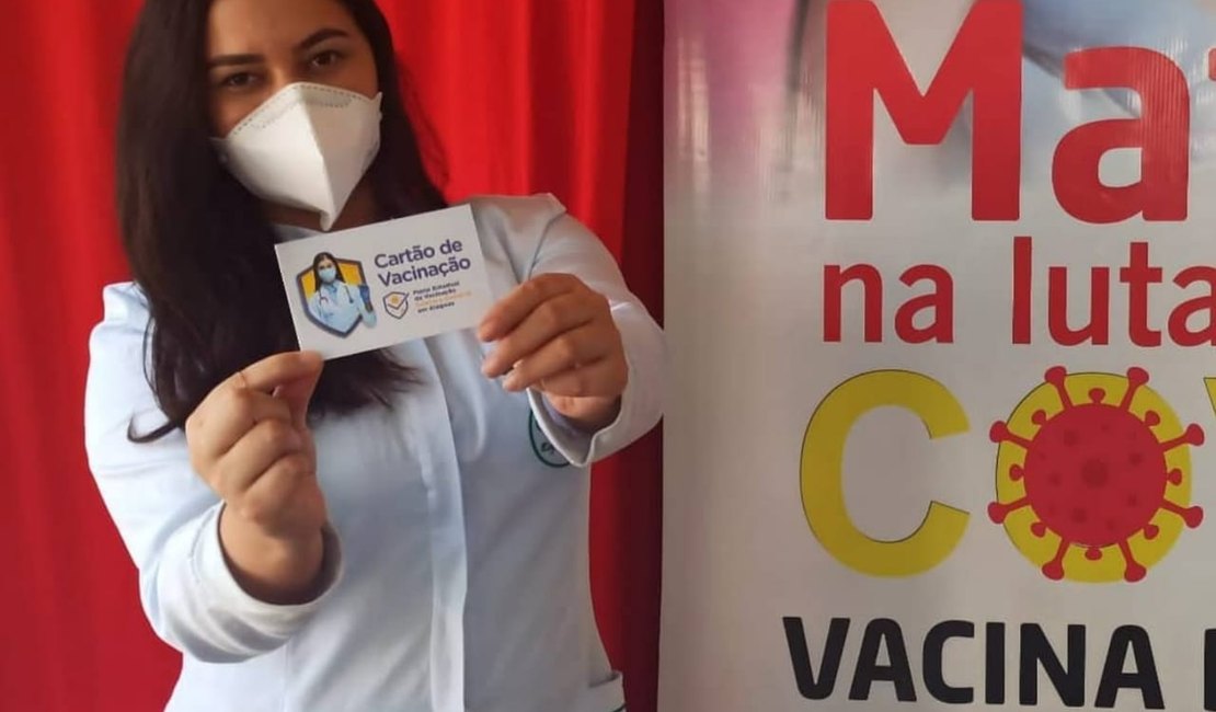 Matriz de Camaragibe começa vacinar profissionais de saúde da rede privada