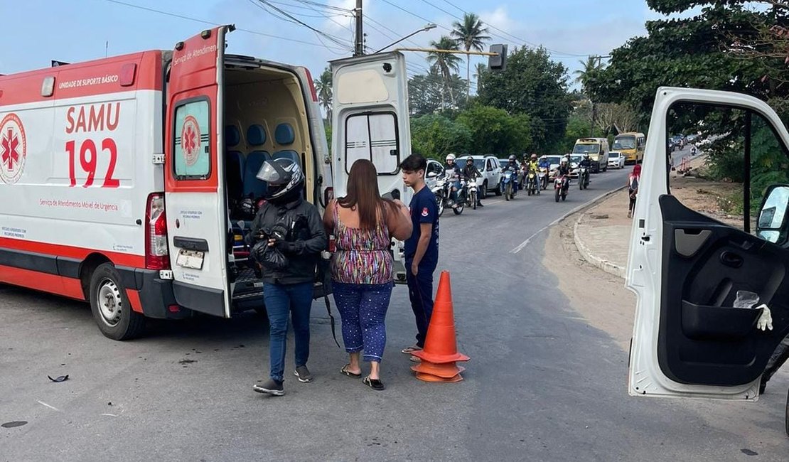 Colisão entre duas motos deixa três pessoas feridas no bairro Ouro Preto, em Arapiraca