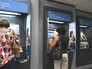 Servidores estaduais recebem salários na próxima segunda