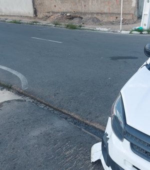 Colisão entre carro e moto deixa homem ferido no bairro São Luiz I, em Arapiraca