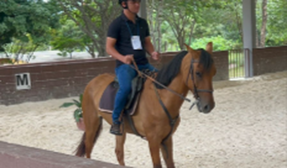 Girau capacita profissional em curso especializado para tratamento de equoterapia em Brasília