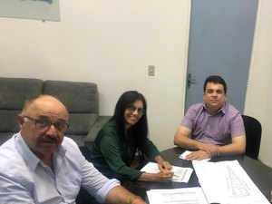 Vereador Fábio Henrique garante recursos para duas praças no bairro Brasília, em Arapiraca