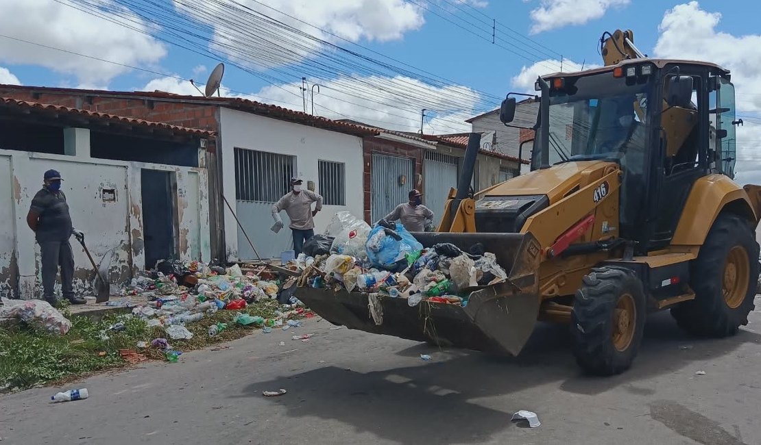 Acumulador compulsivo de lixo é internado e prefeitura é obrigada higienizar imóvel