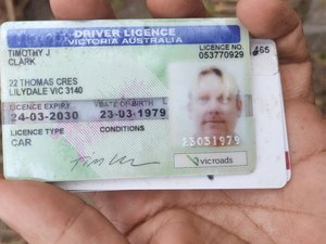 Corpo de australiano morto em queda de avião com cocaína segue no IML de Maceió