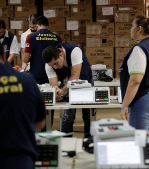 TSE troca 310 urnas eletrônicas; em SP, urna sugeriu voto nulo para presidente