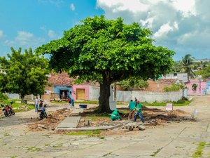 Prefeitura de Penedo recupera Praça Alberto Menezes