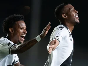 CSA é atropelado no 1º tempo e vê sonho da Copa do Brasil acabar no Rio