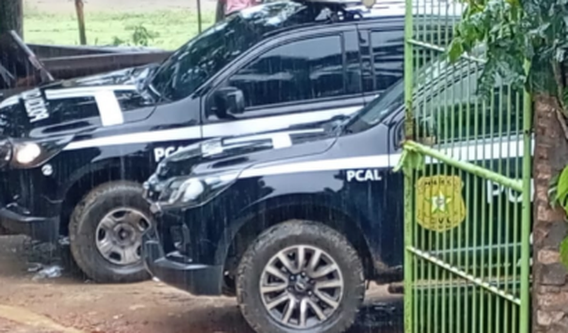 Polícia cumpre mandados e apreende celulares em cidades de AL e PE