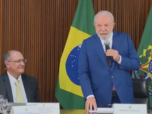 Não mandamos no Congresso, dependemos dele, diz Lula ao abrir primeira reunião ministerial